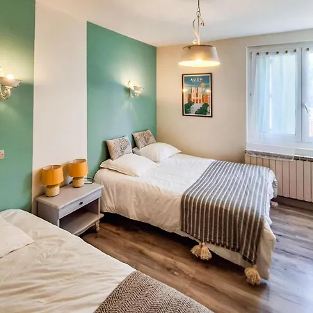 Jolie Maison Avec Piscine *